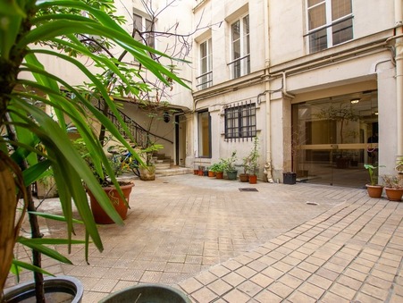 location local PARIS 3 083€
