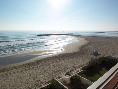 REVES DE MER CARNON PLAGE PARKING PRIVE CARNON-PLAGE (France) - from US$  172