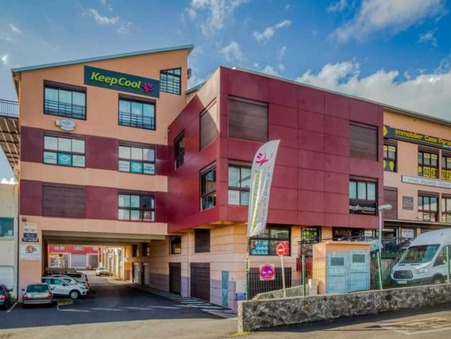 location local Saint-Pierre 4 590€