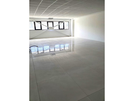 location local BAIE MAHAULT 1 898€