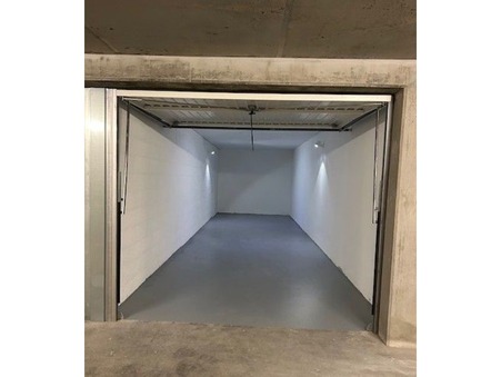 location parking Saint genis pouilly