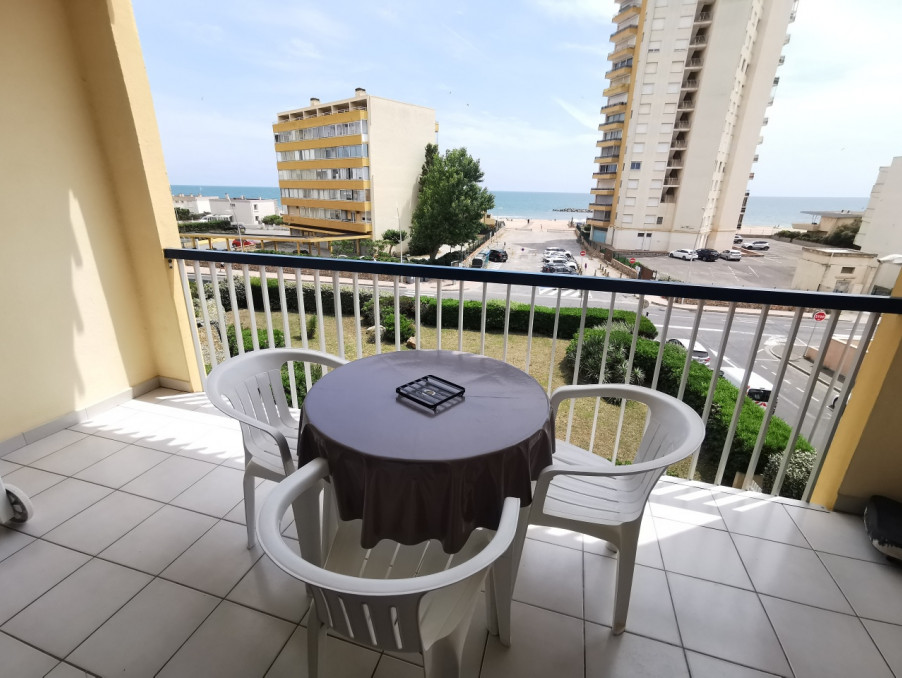 Location Appartement VALRAS PLAGE  325 €