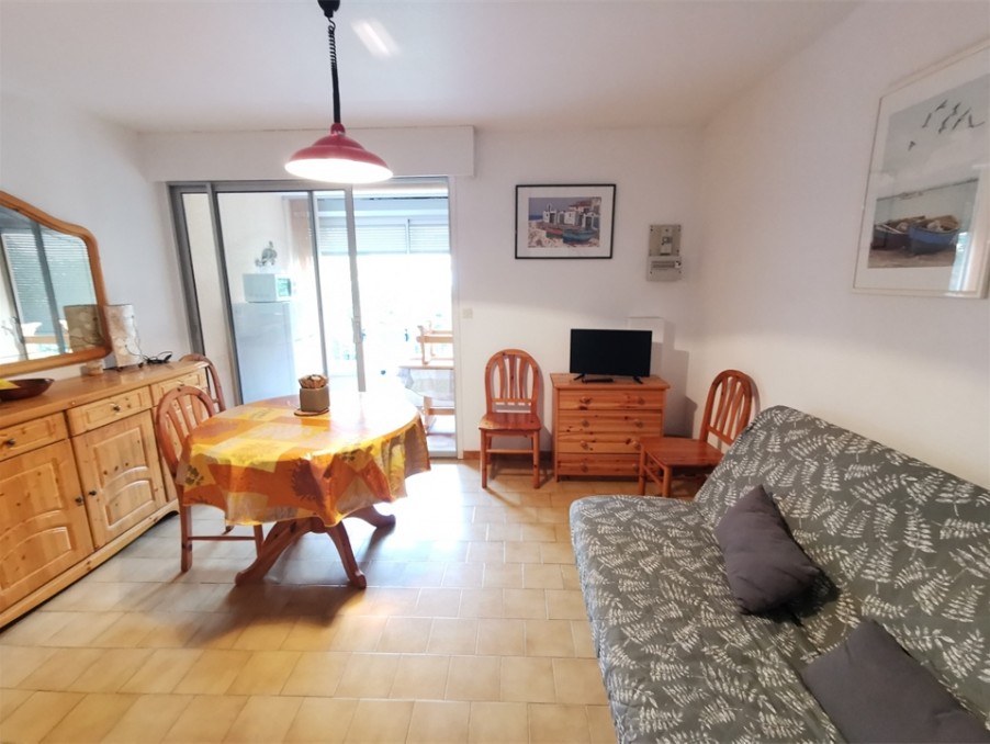 Location Appartement VALRAS PLAGE  305 €
