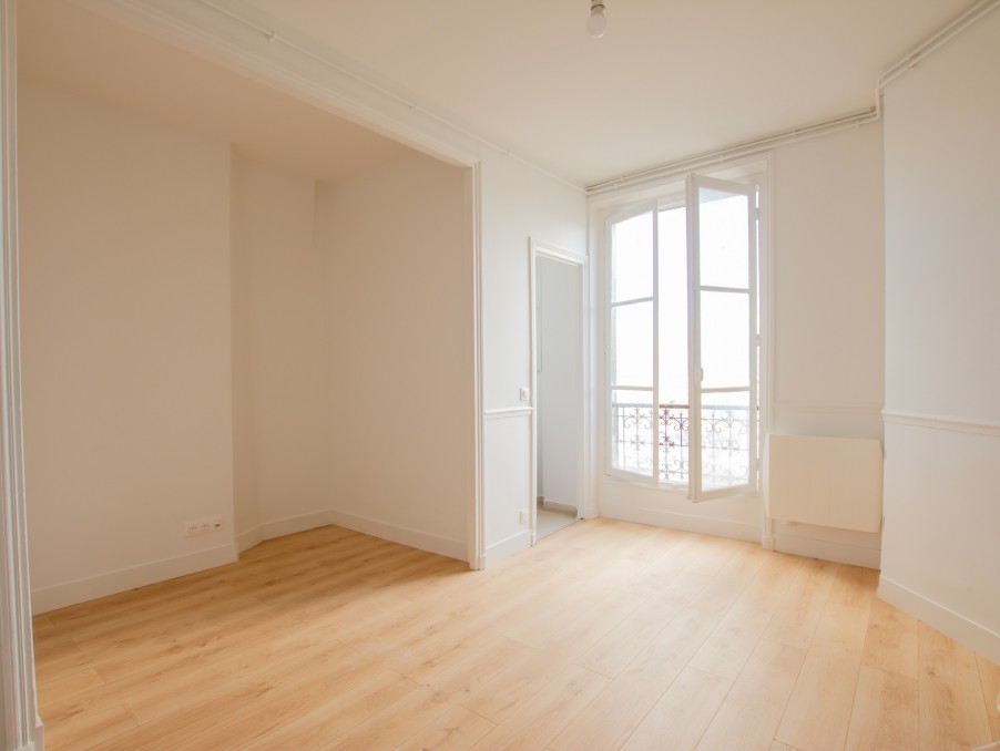 Location Appartement PARIS 18EME ARRONDISSEMENT  730 €
