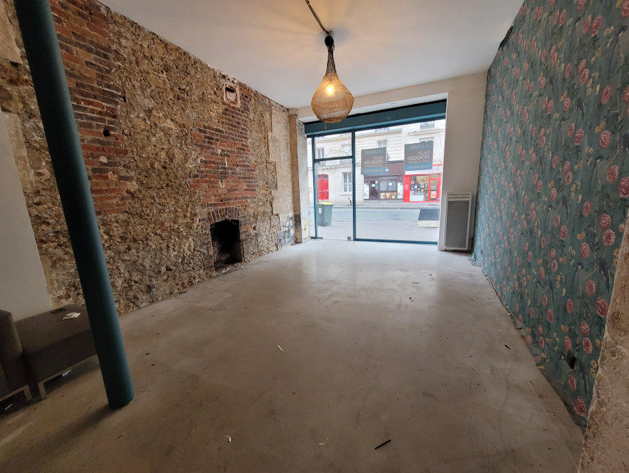 Location Local PARIS 17EME ARRONDISSEMENT 2 700 €