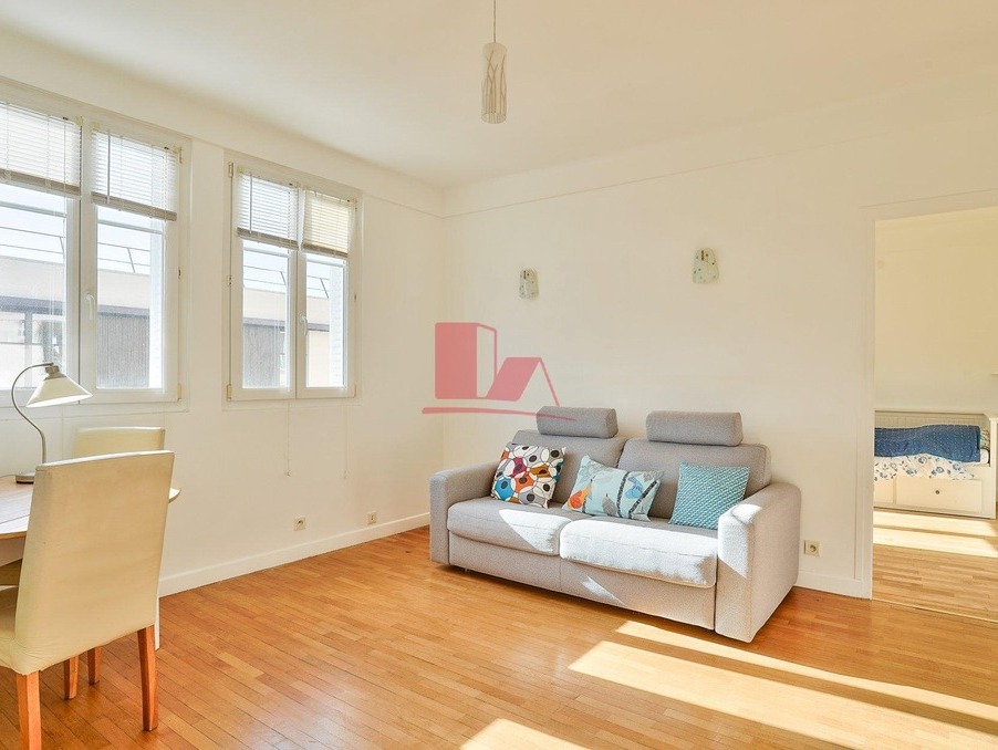 Vente Autre Issy-les-Moulineaux  413 000 €