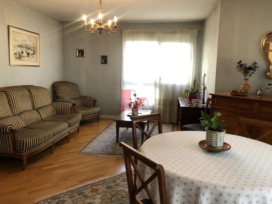 Vente Autre Vanves  530 000 €