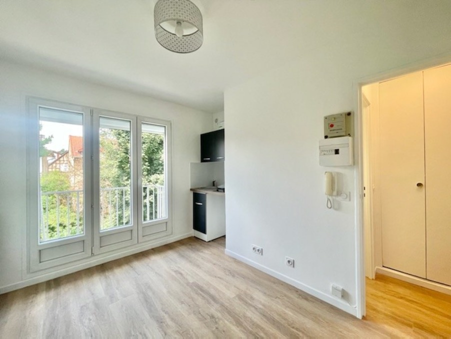Location Autre Antony  588 €