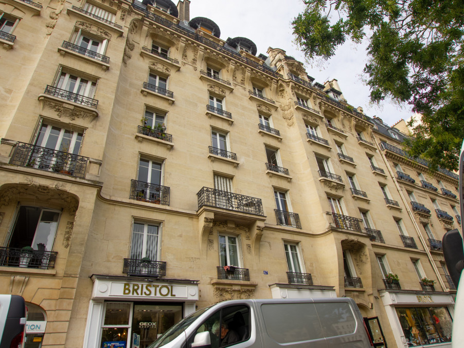 Location Professionnel PARIS 12EME ARRONDISSEMENT 2 357 €