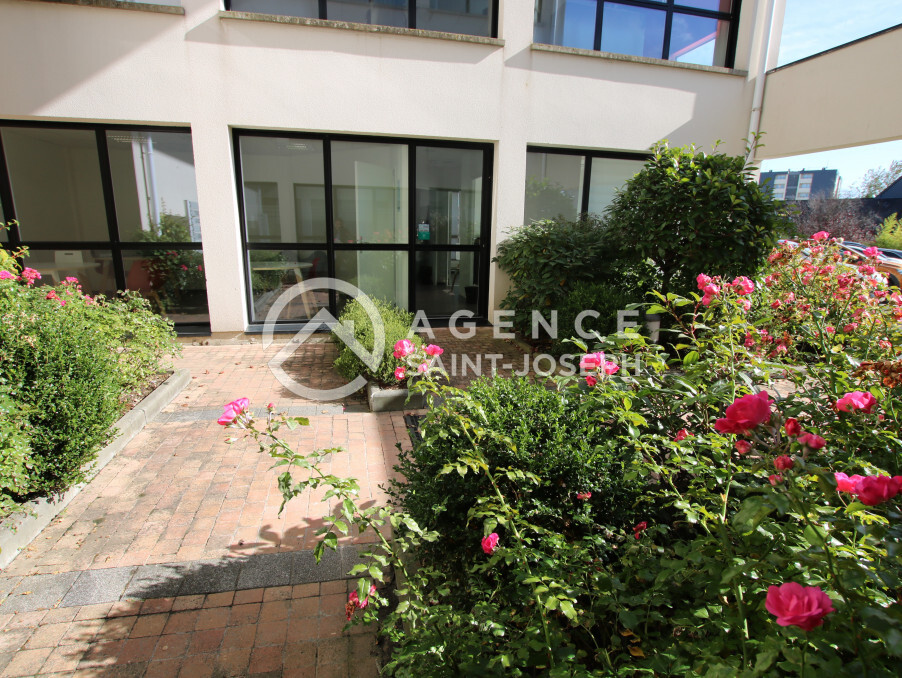Vente Local YVETOT  148 000 €