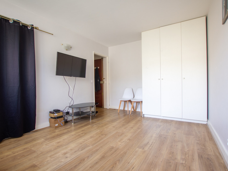 Location Appartement PARIS 20EME ARRONDISSEMENT  756 €
