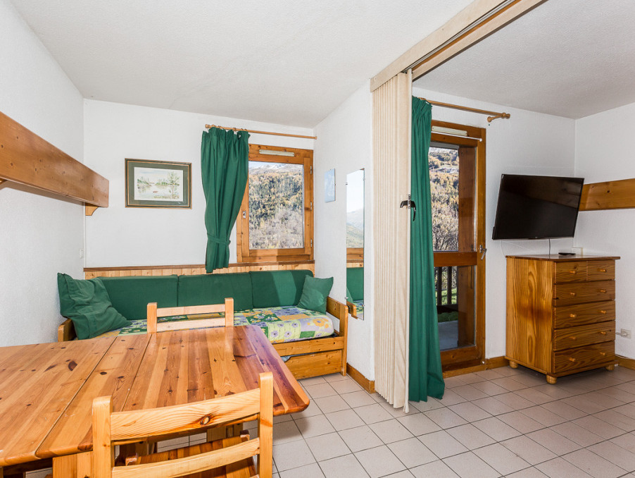 Location Appartement MONTCHAVIN  365 €