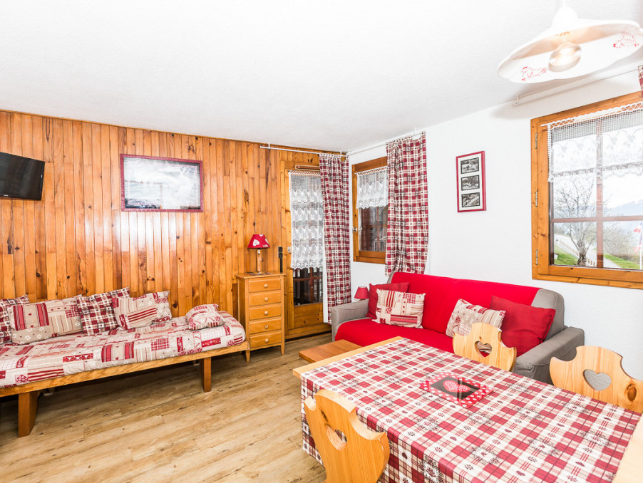 Location Appartement MONTCHAVIN  365 €
