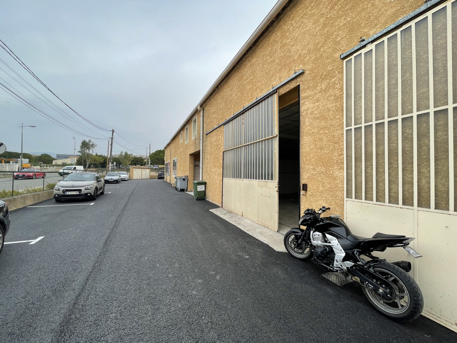 Location Local Apt  735 €
