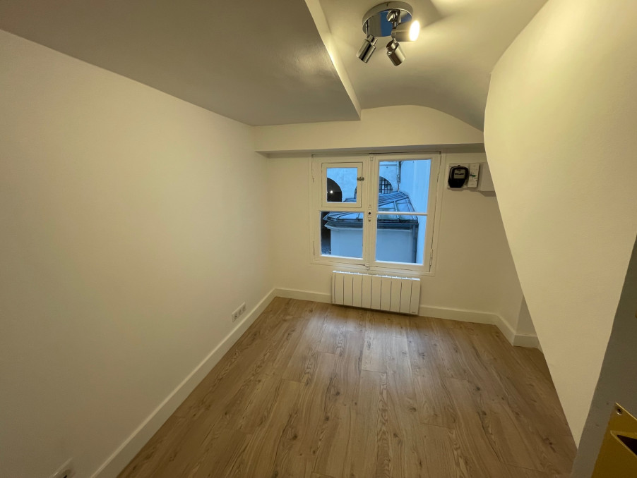 Location Professionnel PARIS 2EME ARRONDISSEMENT  400 €