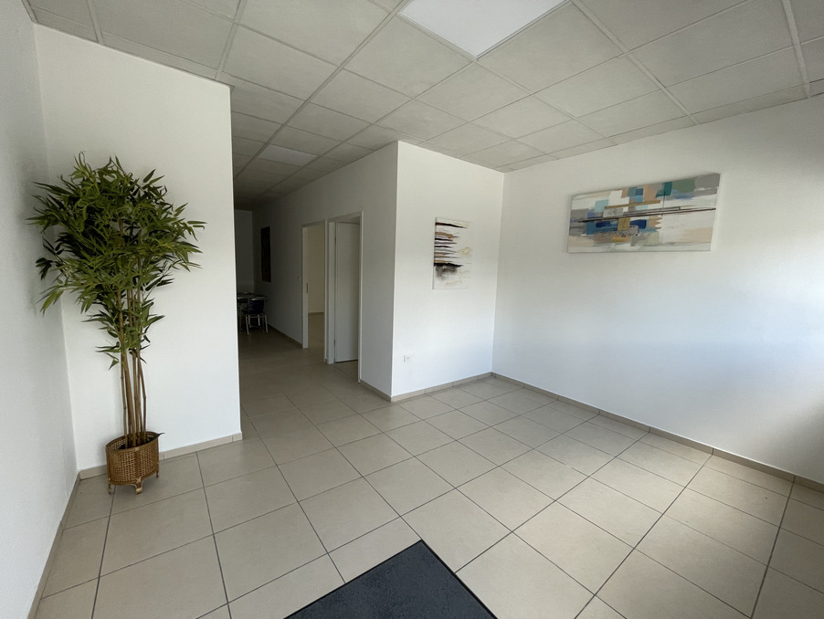Location Local Baie-Mahault 1 053 €