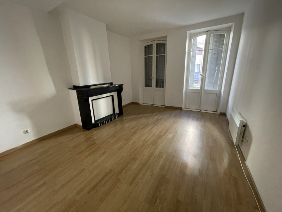Location Appartement QUILLAN  400 €