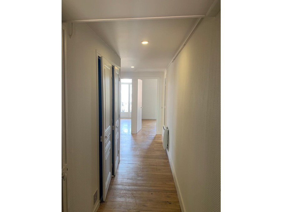 Location Appartement VILLEURBANNE  880 €