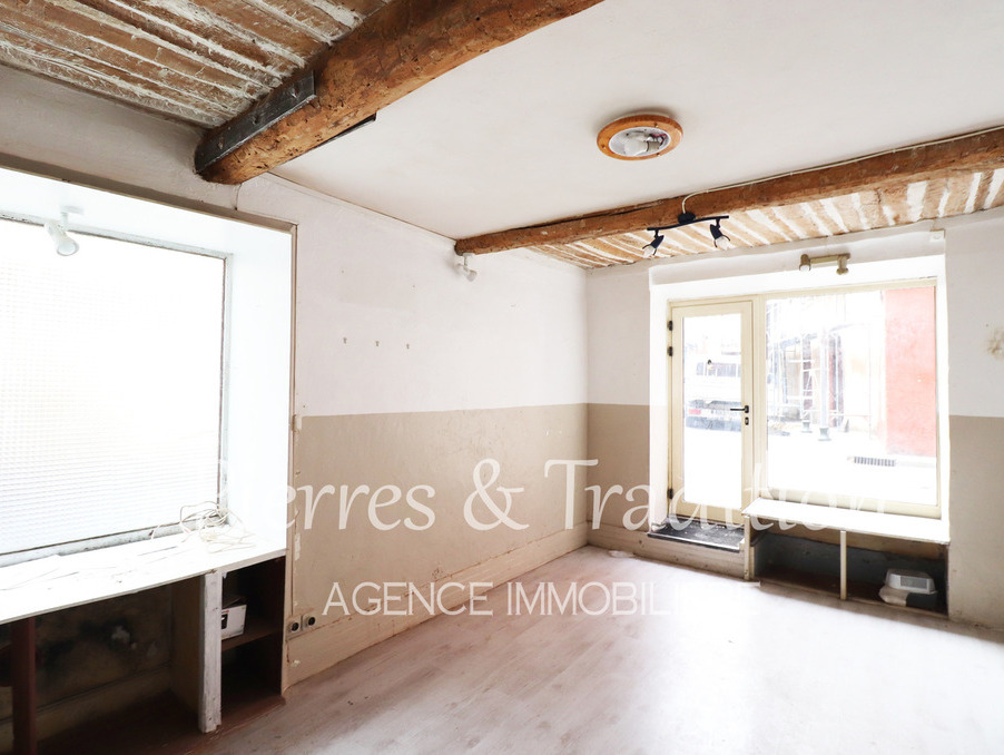 Location Local Apt  290 €