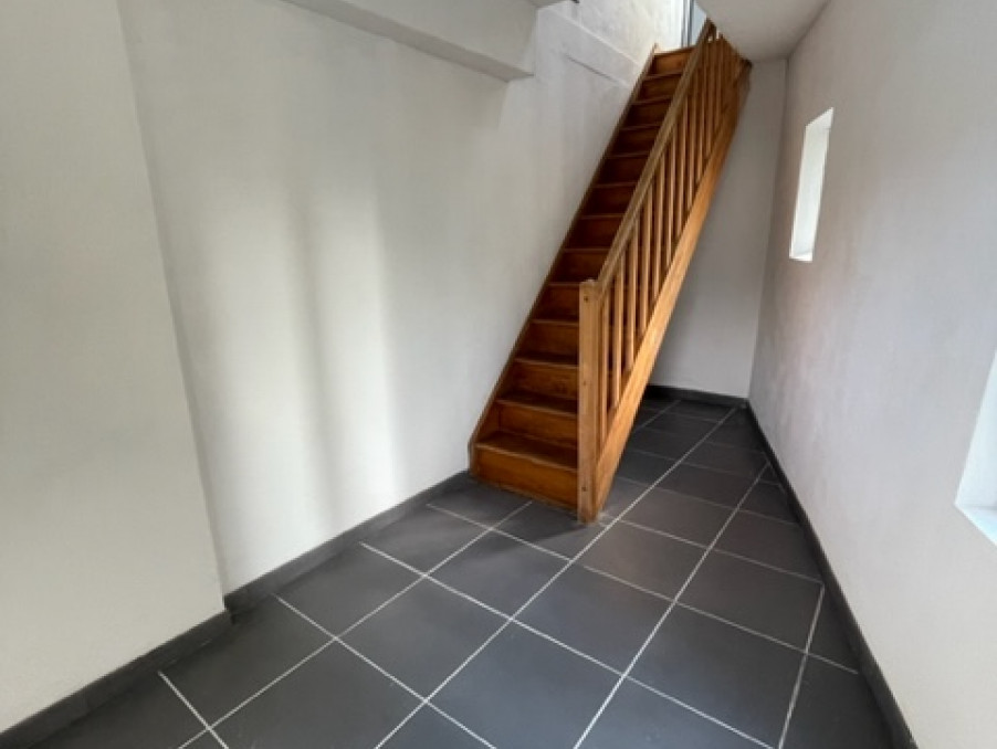 Location Appartement QUILLAN  400 €