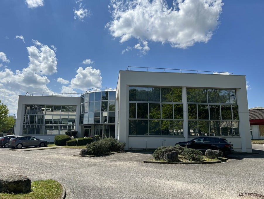 Location Professionnel MERIGNAC 10 000 €