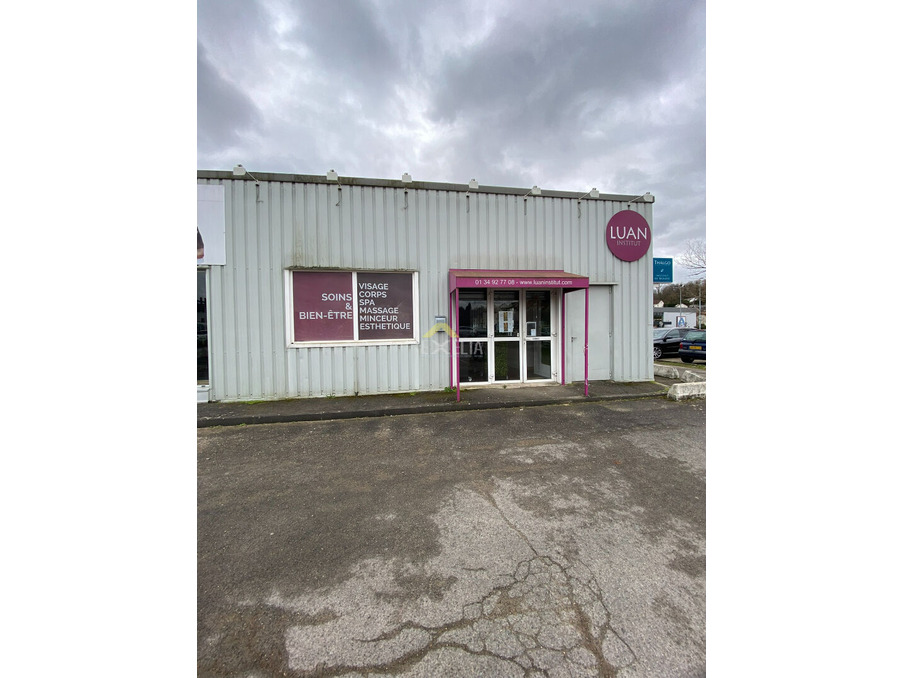 Location Local Hardricourt 6 300 €