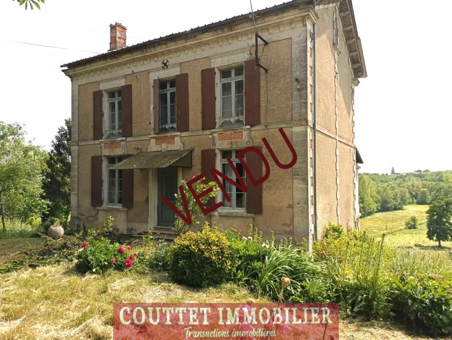 Vente Maison CHASSENEUIL SUR BONNIEURE  107 000 €