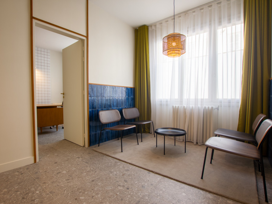 Location Professionnel PARIS 15EME ARRONDISSEMENT 1 700 €