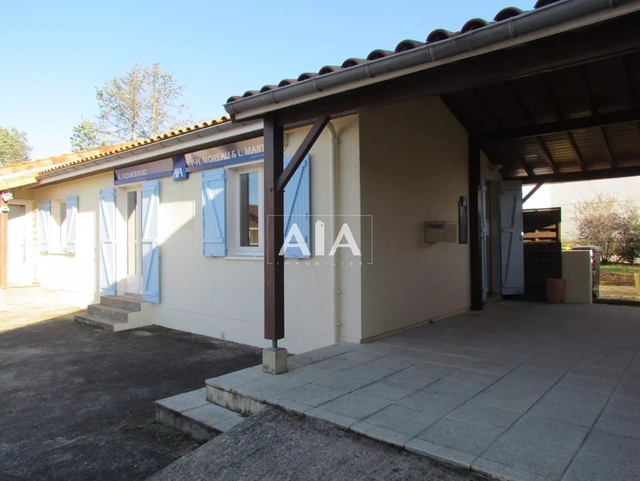 Vente Local Ruffec 74 900 €