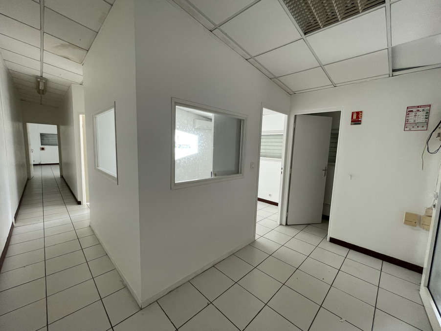 Location Local Baie-Mahault 1 500 €