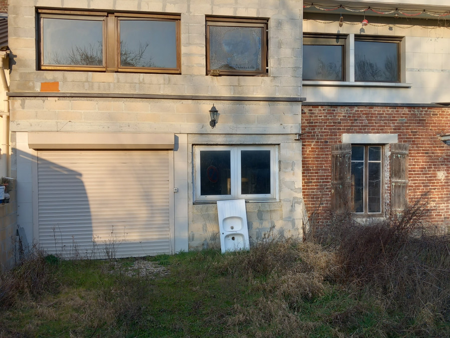 Vente Immeuble CHARMES 64 800 €