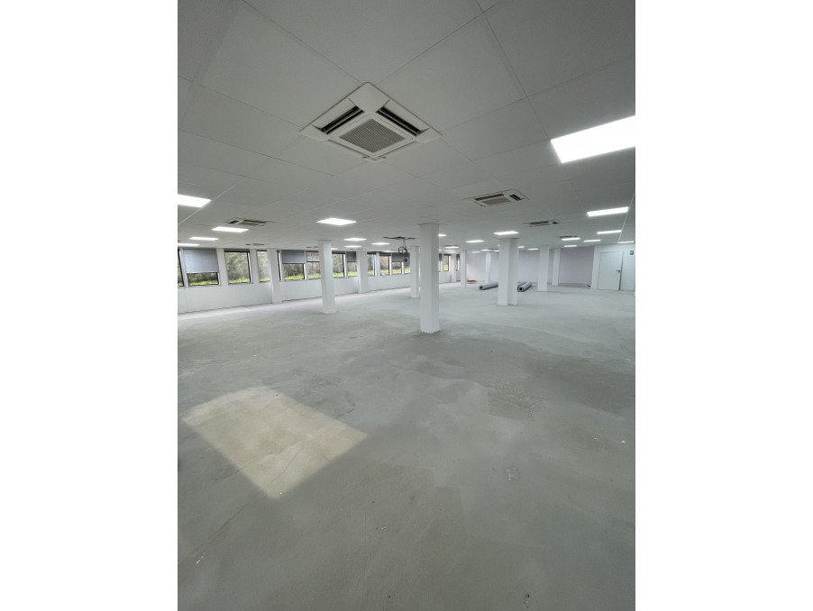 Location Local MALAKOFF 8 596 €