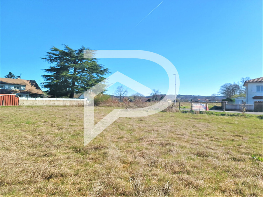 Vente Terrain Artix 85 000 €