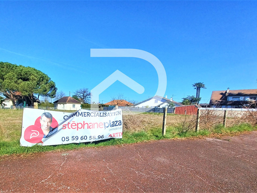 Vente Terrain Artix 85 000 €