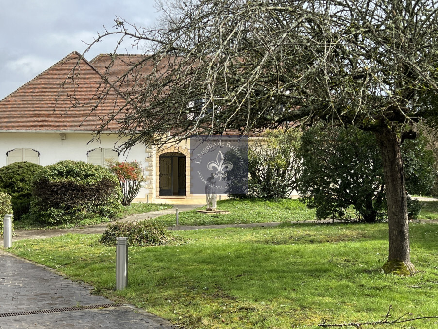 Vente Maison Fontainebleau  880 000 €