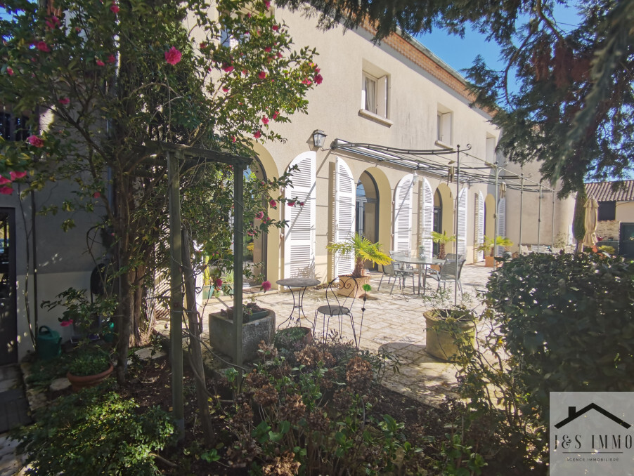 Vente Maison CHASSENEUIL SUR BONNIEURE  399 000 €