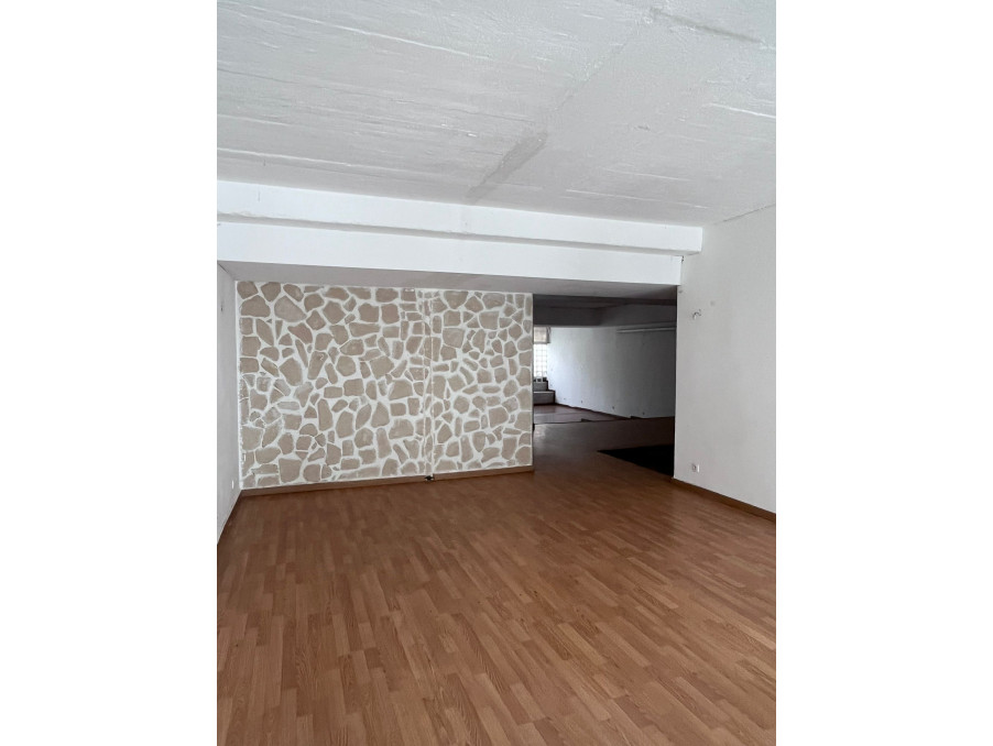 Location Local LA CELLE ST CLOUD 1 560 €