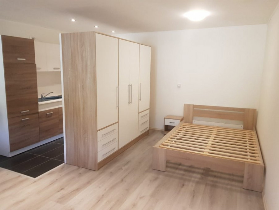 Location Appartement PARIS 9EME ARRONDISSEMENT  980 €