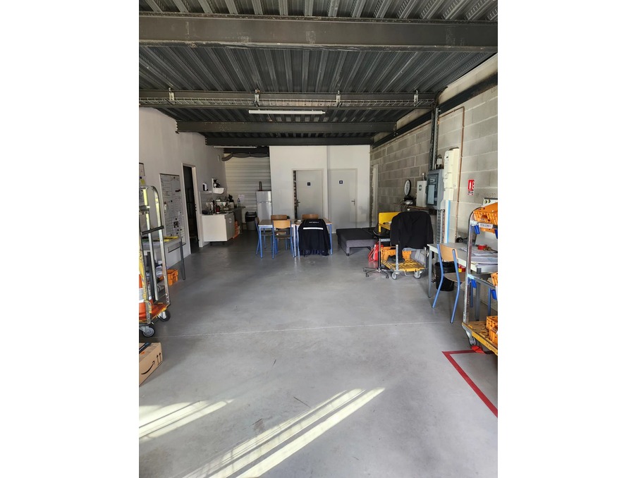 Location Local Saint-Martin-de-Londres 1 560 €