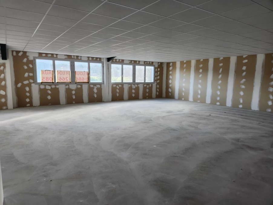 Location Local Saint-Martin-de-Londres 2 970 €