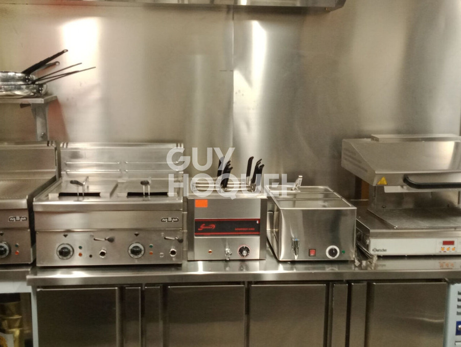 Vente Autre Estrées-Saint-Denis  102 000 €