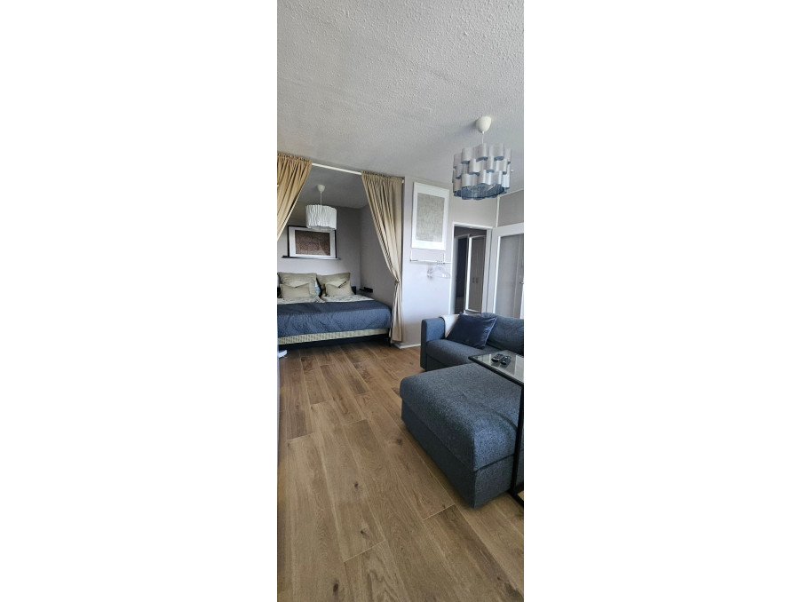 Location Appartement PARIS 15EME ARRONDISSEMENT  930 €