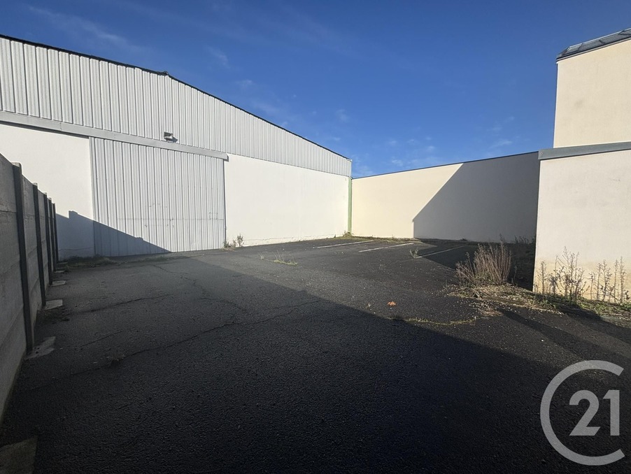 Location Local Orthez 15 630 €