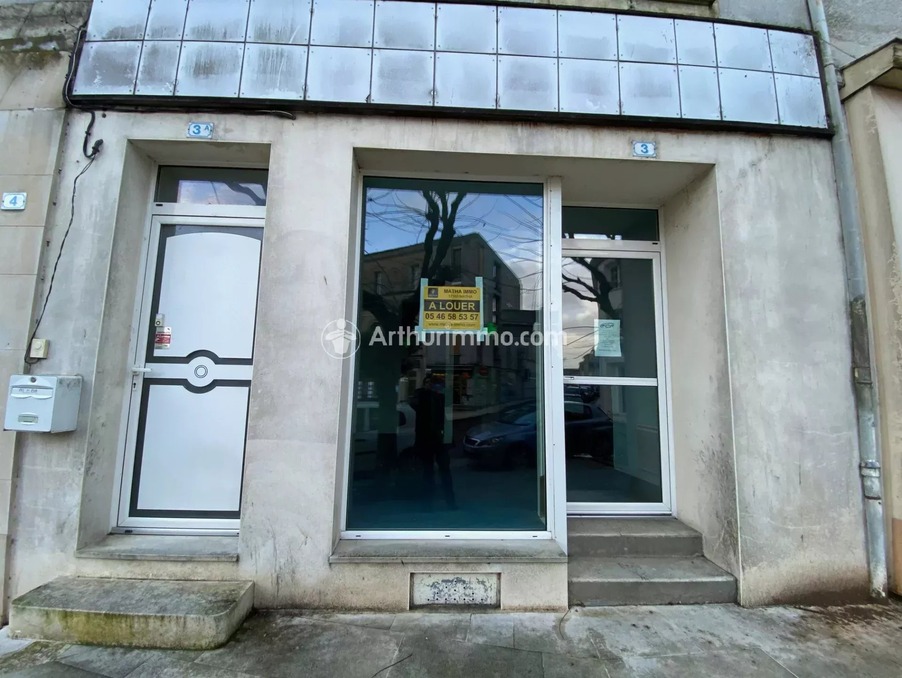 Location Local Matha  400 €