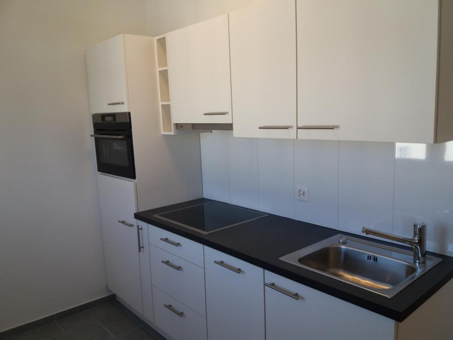 Location Appartement PARIS 16EME ARRONDISSEMENT  980 €