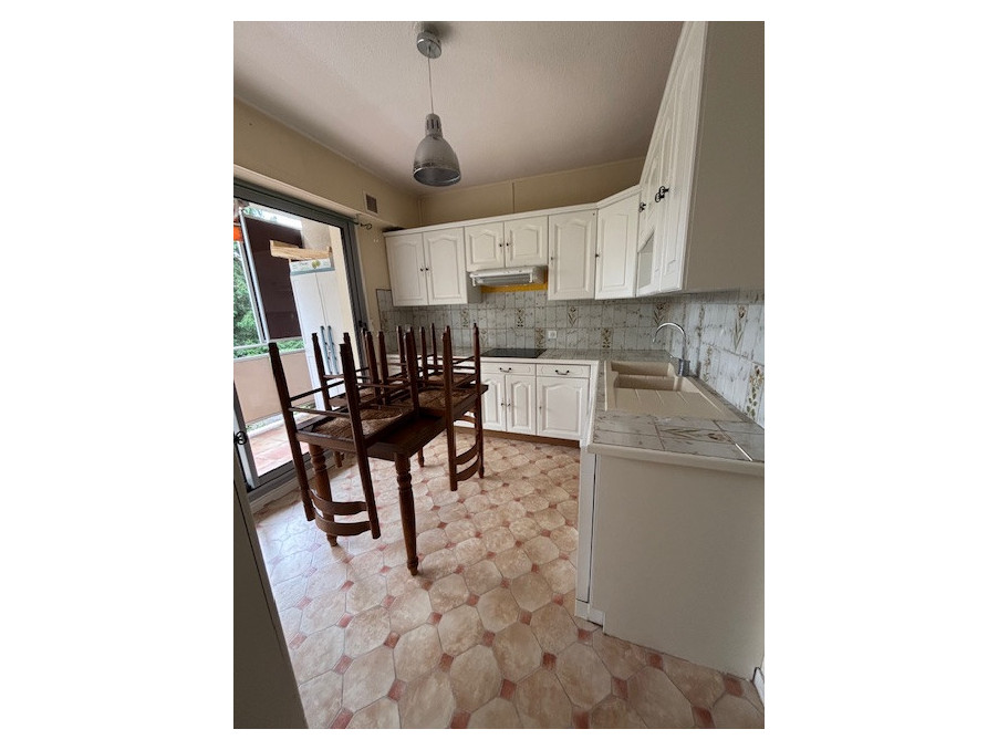 Location Appartement PERIGUEUX  680 €