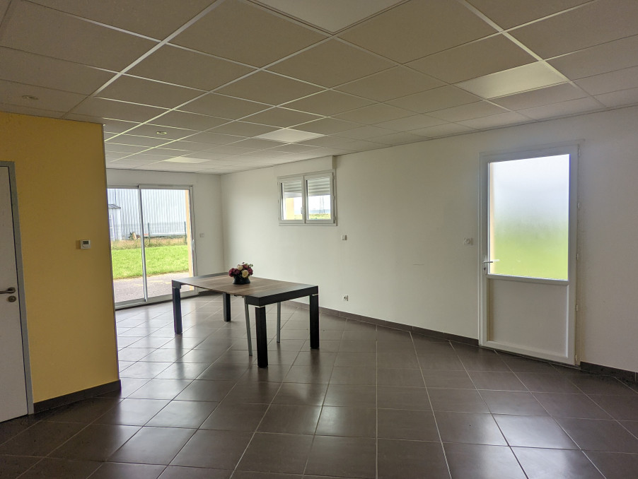 Location Professionnel AISEREY  550 €