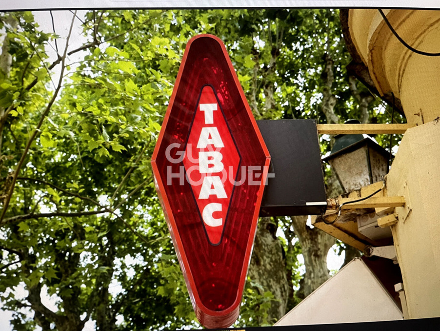 Vente Autre Compiègne  154 000 €