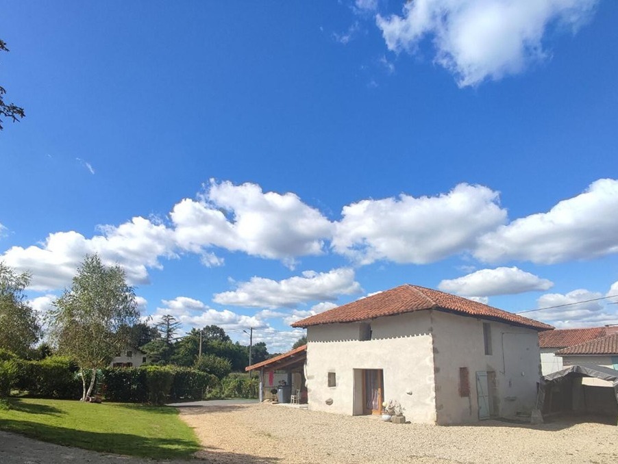Vente Maison Lesterps  106 590 €