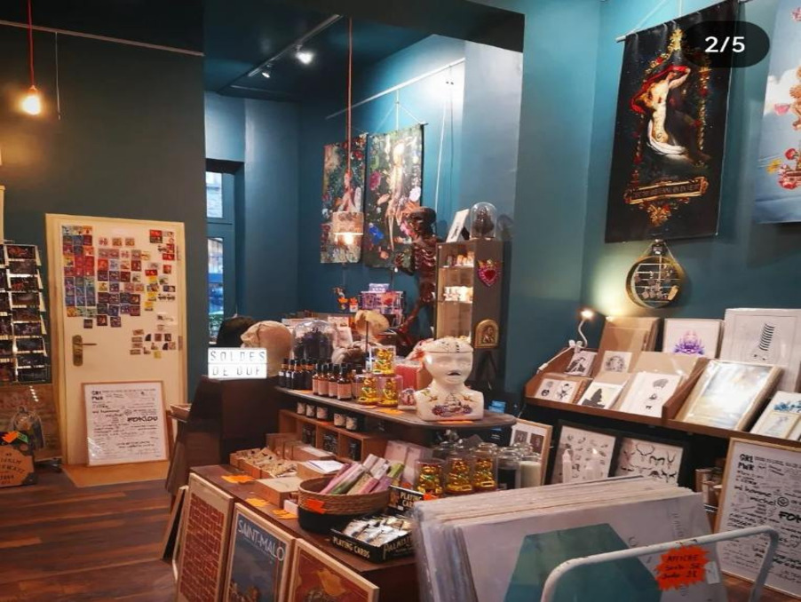 Vente Local Saint-Malo  227 640 €